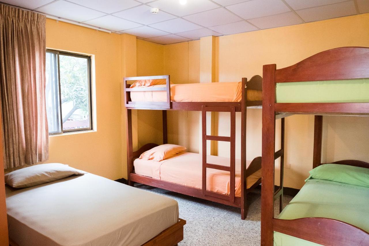 Hostel Nucapacha Guayaquil Extérieur photo